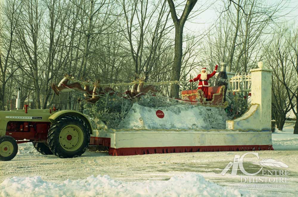 Un Père Noël classique! </br>1961. - Fonds Studio Lumière, CH116.