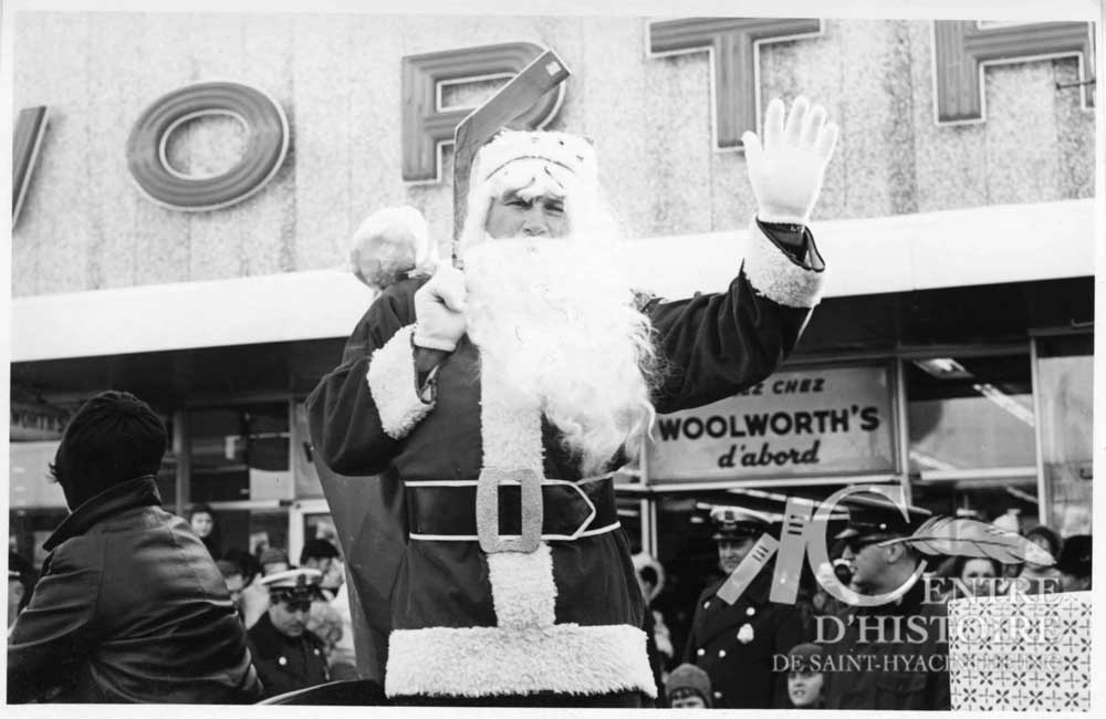 Le Père Noël du Woolworth! </br>[197?] - Fonds Le Courrier de Saint-Hyacinthe, CH380.