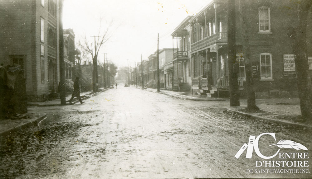 Inondation au coin des rues Concorde et Marguerite-Bourgeoys en 1927