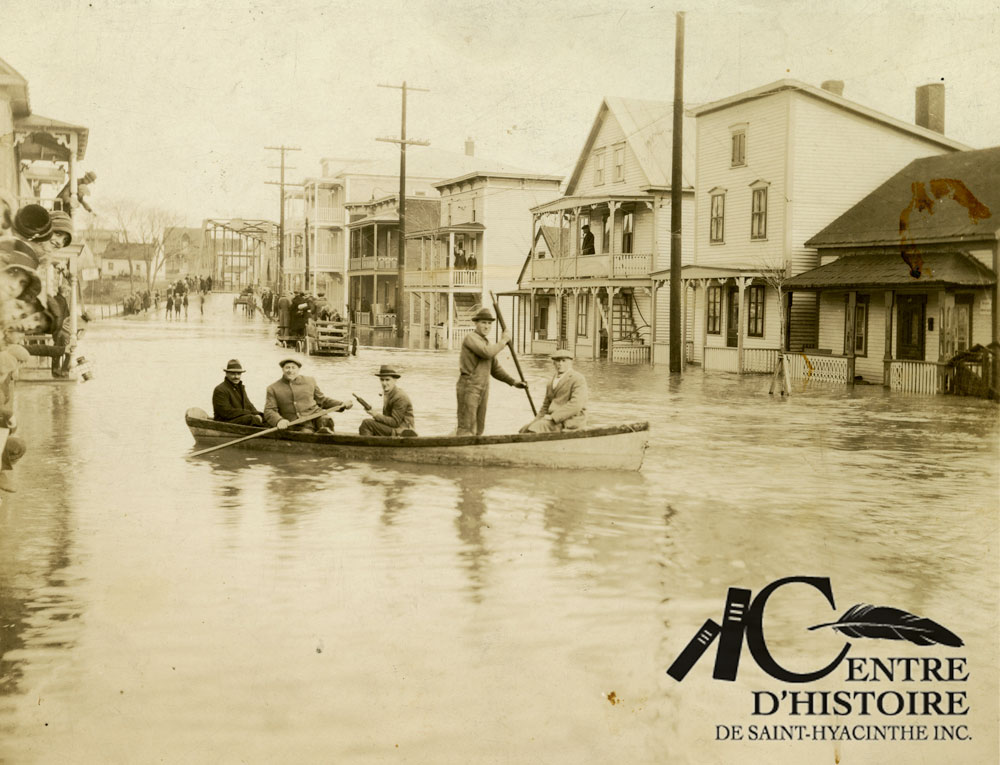 Inondation de la rue des Cascades et le pont Bouchard