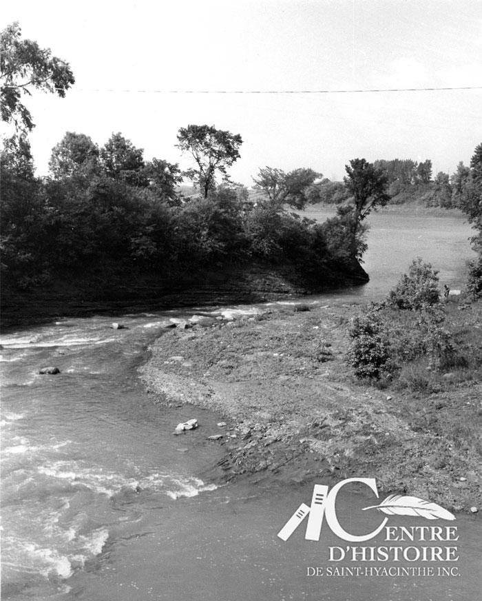 La rivière Delorme qui se déverse dans la Yamaska au Rapide-Plat.