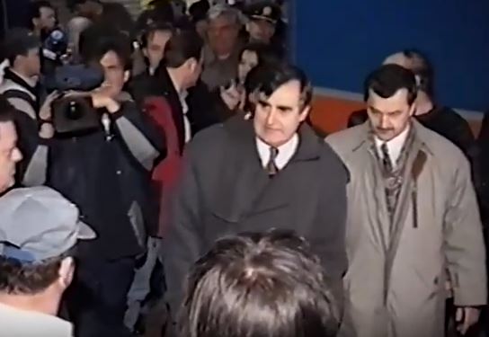 Le 10 janvier, Lucien Bouchard visite les sinistrés. Auparavant, il fait un survol de la région en hélicoptère accompagné du maire Bernier, de Guy Chevrette, ministre de l'Énergie et des ressources et de Pierre Bélanger, ministre de la Sécurité publique.