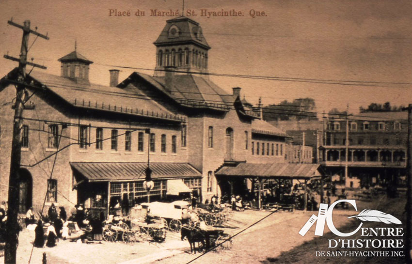 Vue de la place du marché vers 1880