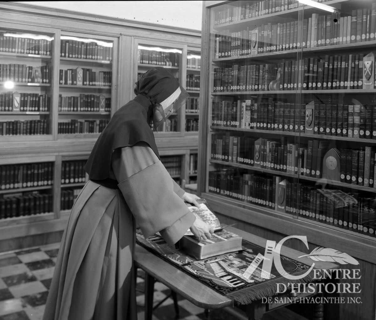 À la bibliothèque