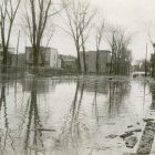 Inondation au coin des rue Marguerite-Bourgeoys et Sainte-Marie en 1927. 