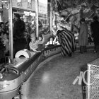 Un train miniature au Palais du Père Noël. </br>1956. - Fonds Raymond Bélanger CH548.