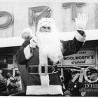 Le Père Noël du Woolworth! </br>[197?] - Fonds Le Courrier de Saint-Hyacinthe, CH380.